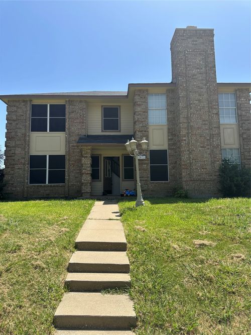 2071 Briarcliff Rd, Lewisville, TX, 75067-7422 | Card Image