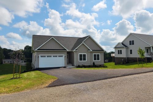 5240 Country Meadow Dr, Dublin, VA, 24084-3808 | Card Image