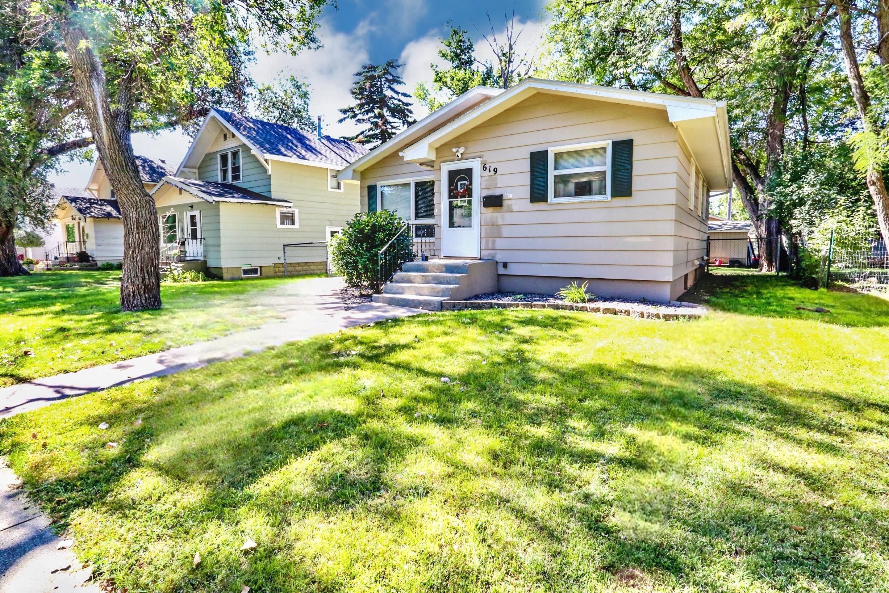 Washington St, Aberdeen, SD 57401