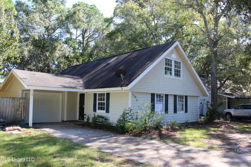 2302 Dogwood St, Pascagoula, MS, 39567-5948 | Card Image