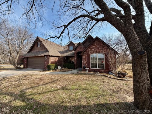 2103 S 1st Pl, Broken Arrow, OK, 74012-7134 | Card Image