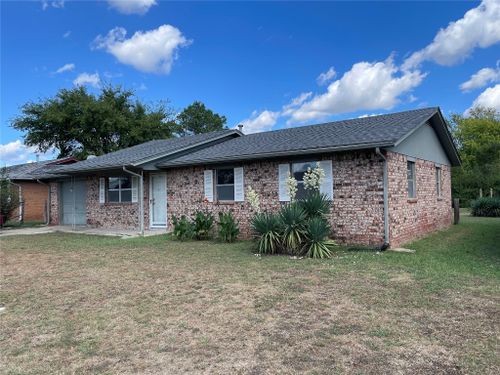 108 Lou Drive, Holdenville, OK, 74848 | Card Image