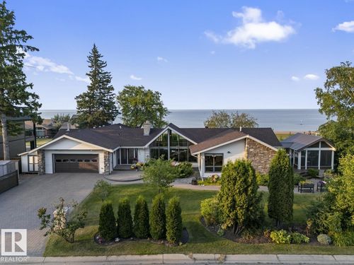 203 Pine Ave, Cold Lake, AB, T9M1E5 | Card Image