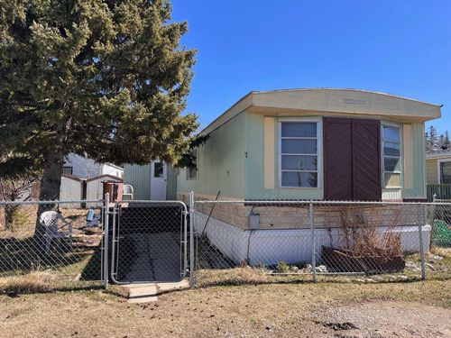 7 - 4308 42 Avenue, Home with 3 bedrooms, 2 bathrooms and 3 parking in Rocky Mountain House AB | Card Image
