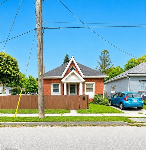15 Esther St, Brantford, ON, N3S6K3 | Card Image