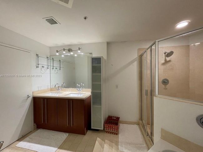 1006-S - 79 Sw 12 Th St, Condo with 2 bedrooms, 2 bathrooms and null parking in Miami FL | Image 15