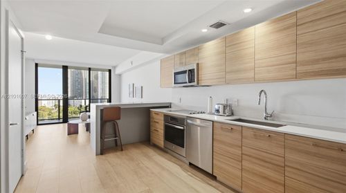 1106a-121 Ne 34th St, Miami, FL, 33137-3867 | Card Image