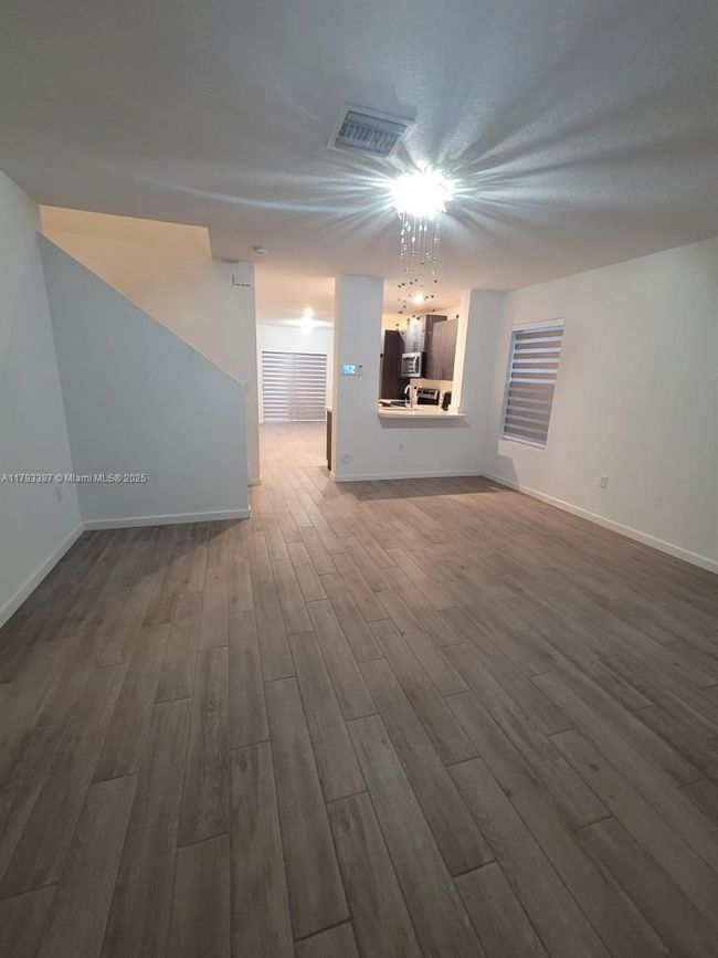 607 Ne 4 Th St, House other with 5 bedrooms, 3 bathrooms and null parking in Florida City FL | Image 5