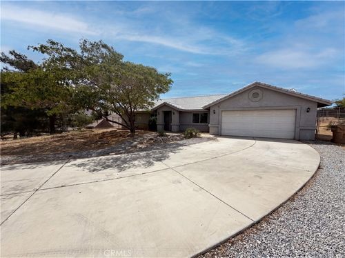 18641 Fairburn, Hesperia, CA, 92345 | Card Image