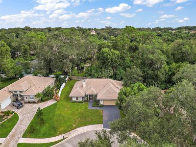 2115 Oak Leaf Circle, House other with 3 bedrooms, 2 bathrooms and null parking in Mount Dora FL | Image 2