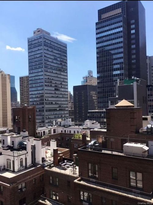 apt-22c-145 E 48th St, New York, NY, 10017-1258 | Card Image