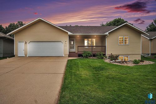 512 N Marquette Ave, Sioux Falls, SD, 57110-5736 | Card Image