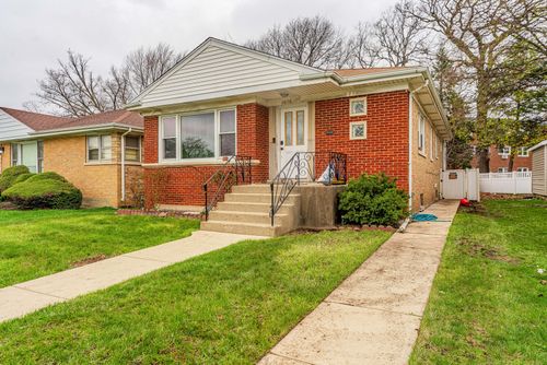 4856 Howard St, Skokie, IL, 60077-2803 | Card Image