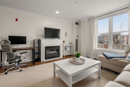 203-65 Chelsea St, Boston, MA, 02129 | Card Image