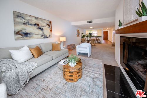 304-2960 Neilson Way, Santa Monica, CA, 90405 | Card Image
