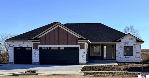 613 Valley Rd, Papillion, NE, 68046-2527 | Card Image