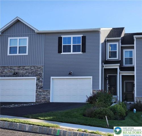 7579 Clayton Ave, Coopersburg, PA, 18036-8727 | Card Image