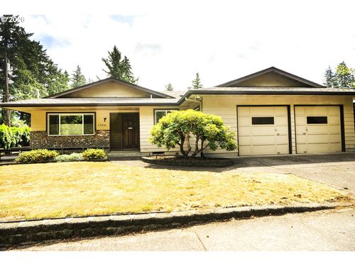 15236 Se Kelly St, Portland, OR, 97236-2222 | Card Image