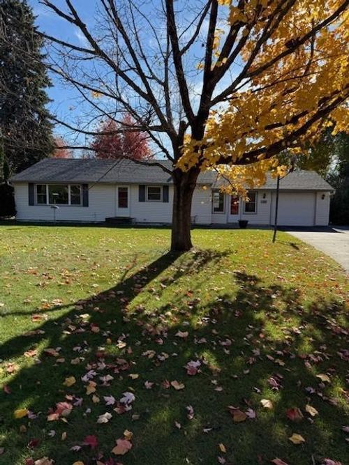 501 6th St Nw, Elk River, MN, 55330-1457 | Card Image