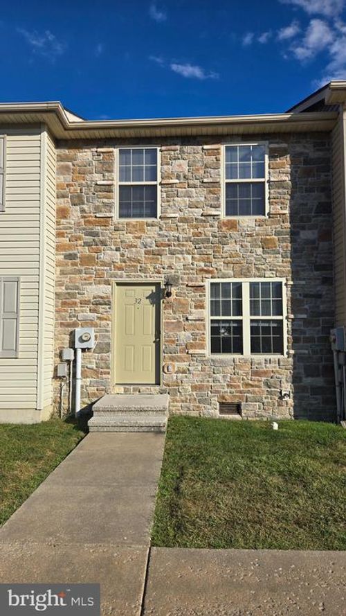 32 Genesis Dr, INWOOD, WV, 25428-4630 | Card Image