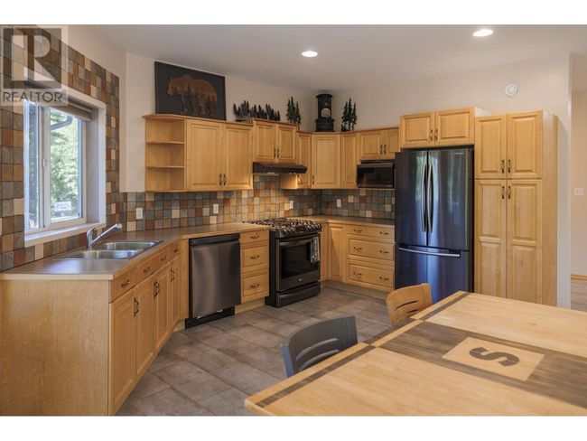 4040 Mountain View Rd, House other with 4 bedrooms, 3 bathrooms and null parking in Mcbride BC | Image 11
