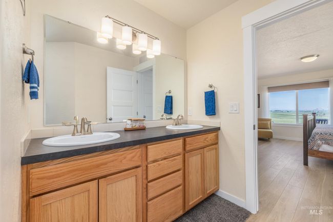 8142 Us Highway 95, House other with 3 bedrooms, 2 bathrooms and 2 parking in Marsing ID | Image 25