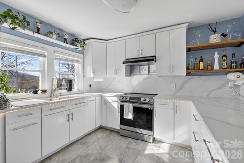 105 Countryside Dr Sw, Lenoir, NC, 28645-6259 | Card Image