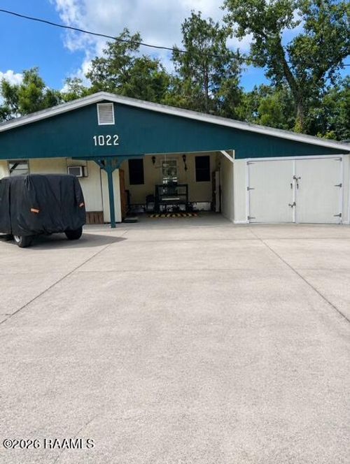 1022 Acadiana St, Breaux Bridge, LA, 70517-8545 | Card Image
