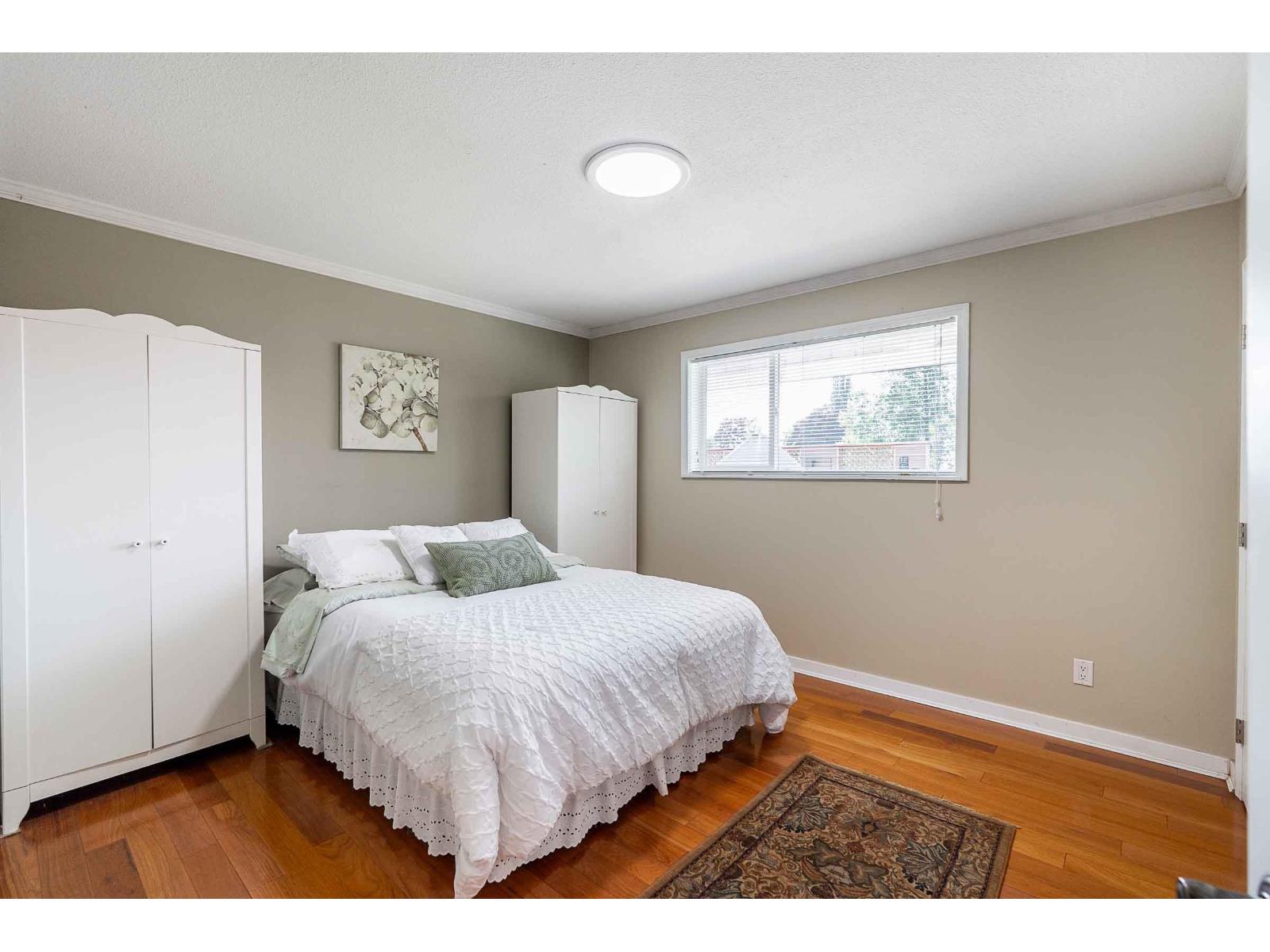 Land in Langley 4