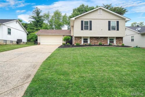 713 Greenridge Ln, Saint Peters, MO, 63376-6934 | Card Image