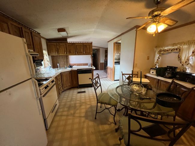 7168 Mapleview Cir W, House other with 3 bedrooms, 2 bathrooms and null parking in Brown City MI | Image 9
