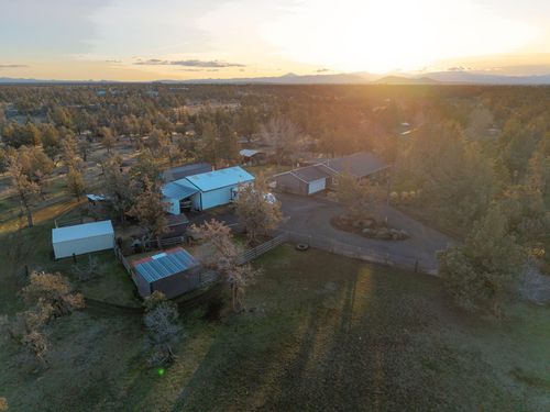 3940 Ne Zamia Ave, Redmond, OR, 97756-9749 | Card Image