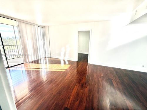 apt-502-20335 W Country Club Dr, Aventura, FL, 33180-1621 | Card Image