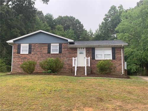 206 Knollwood Dr, Eden, NC, 27288-2224 | Card Image