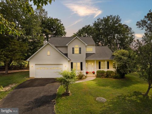 7511 Melton Ct, GAINESVILLE, VA, 20155-1801 | Card Image