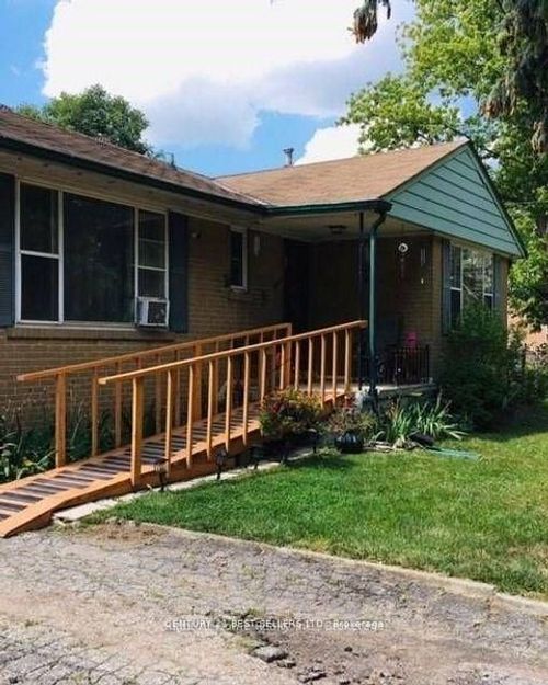 320 Ashbury Rd, Oakville, ON, L6K2M4 | Card Image