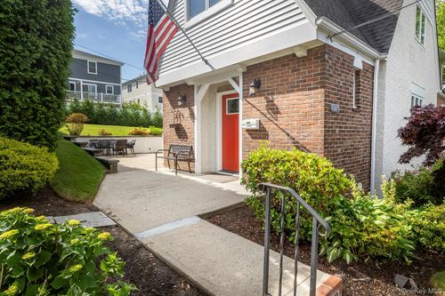 126 Lincoln Ave E, West Harrison, NY, 10604-2135 | Card Image