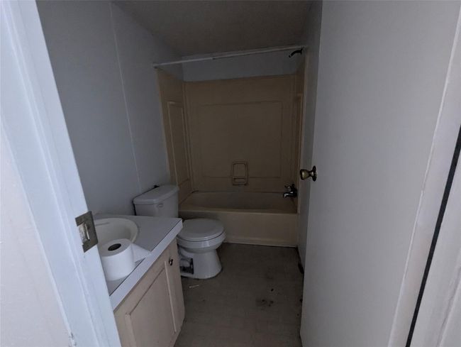 Guest Bath | Image 13