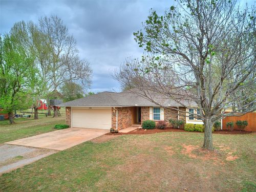 106 Oakwood Dr, Tuttle, OK, 73089-8425 | Card Image