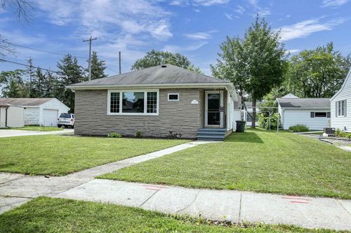 209 E 2nd Street, KIMBERLY, WI, 54136 | Card Image