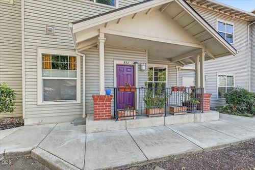 853 Pavilion Pl, Ashland, OR, 97520-9130 | Card Image