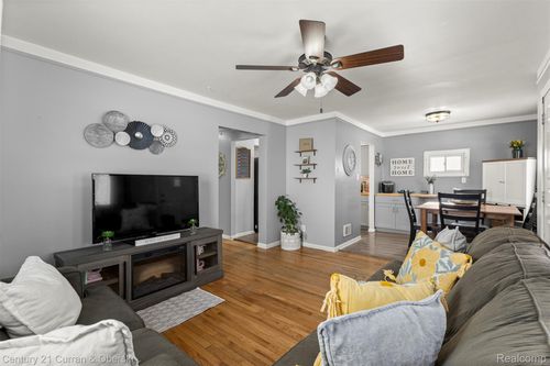 893 Cora St, Wyandotte, MI, 48192-2819 | Card Image