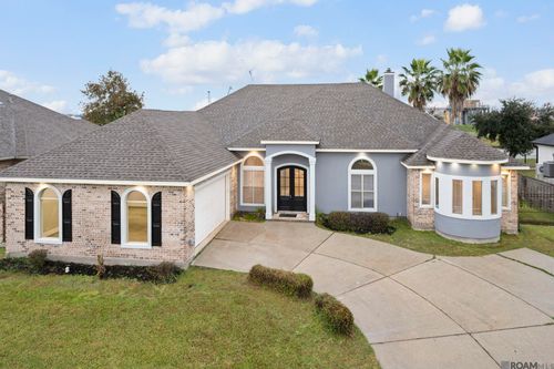 1951 Squirewood Dr E, Harvey, LA, 70058-7490 | Card Image