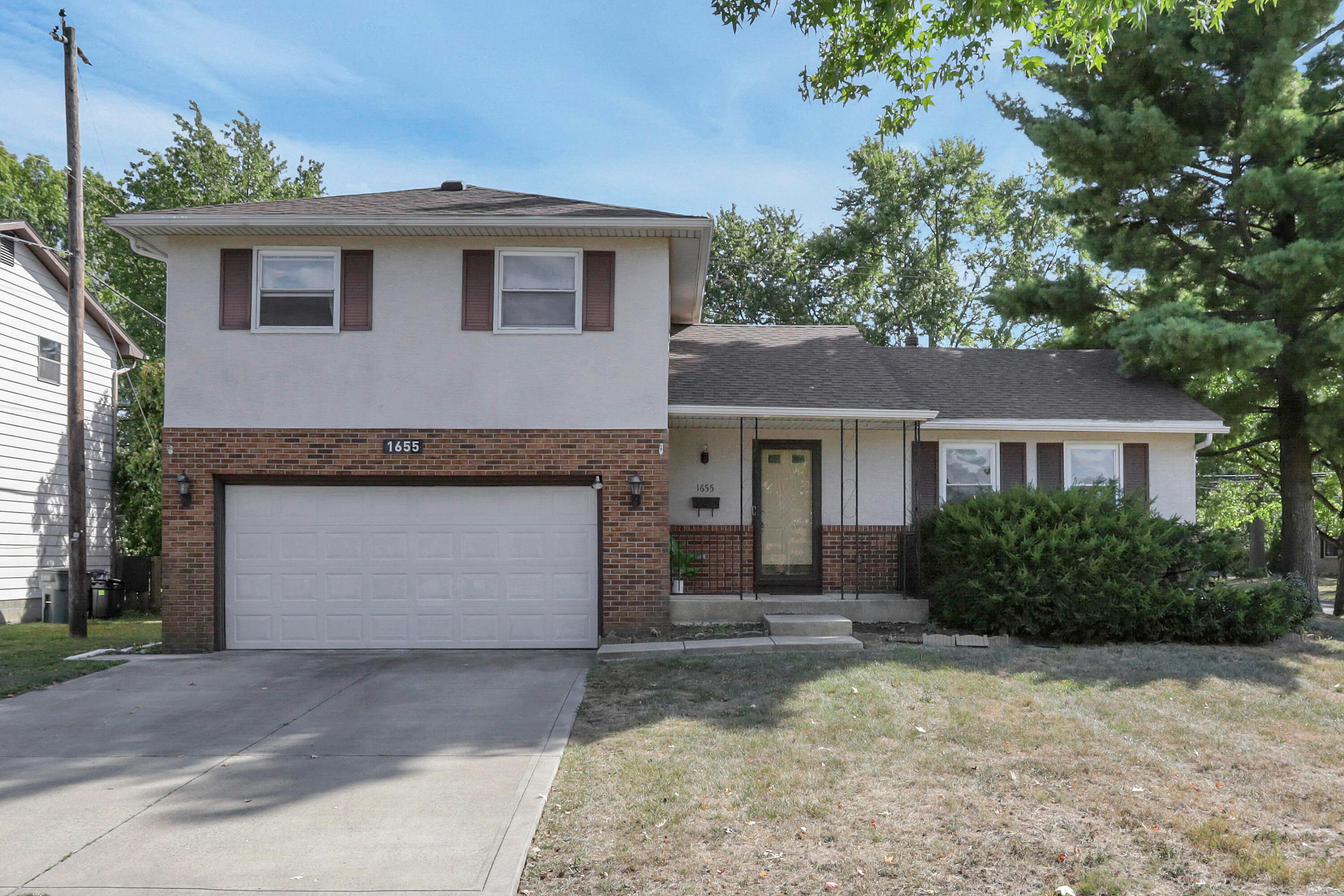 Pin Oak Dr, Columbus, OH 43229