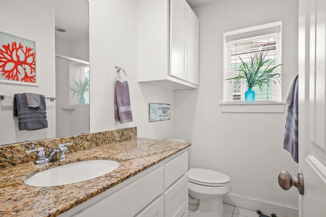 Guest bath with pocket window for natural light. A bonus of having an end unit! | Image 31
