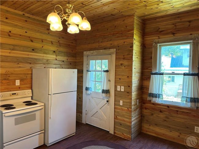 44 E 2 Nd Ave N, House other with 5 bedrooms, 2 bathrooms and null parking in Columbus MT | Image 12