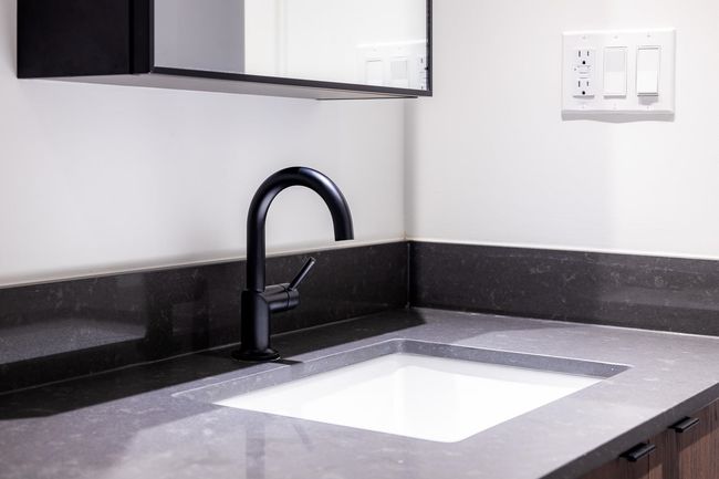 Detailed view of vanity | Image 32