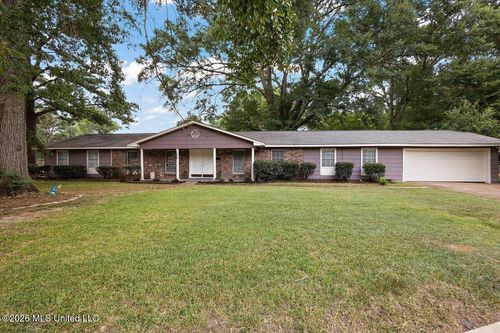 1204 Deerfield Ln, Jackson, MS, 39211-3115 | Card Image