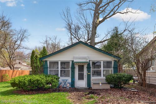 141 W Granet Ave, Hazel Park, MI, 48030-2066 | Card Image