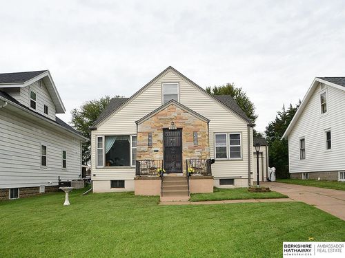 3818 T St, Omaha, NE, 68107-3131 | Card Image